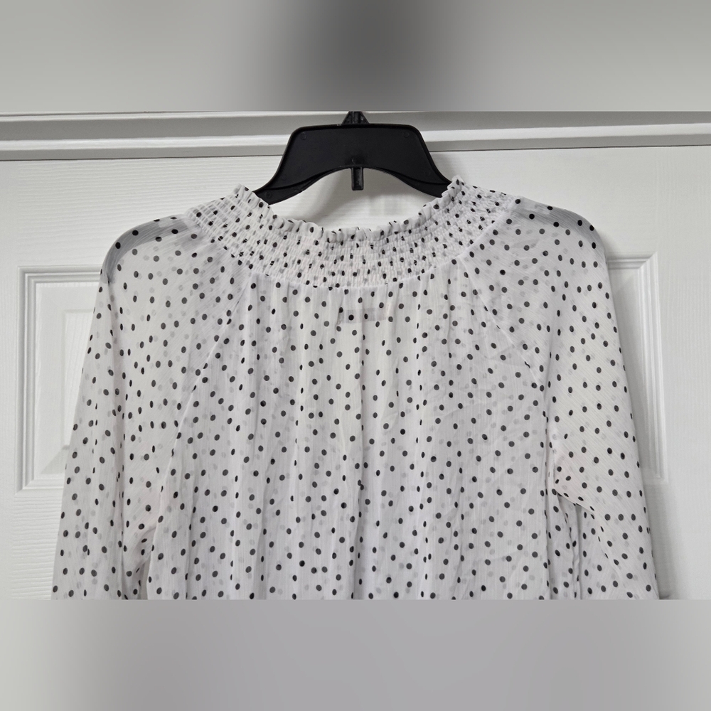 Old Navy White Polka Dot Blouse Size M - Picture 9 of 12